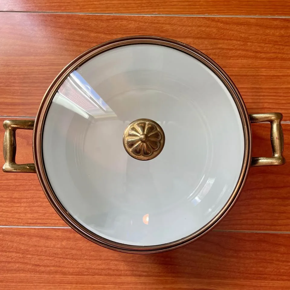 Vintage Enamel 2.5Q Casserole Pot image indicator(4)