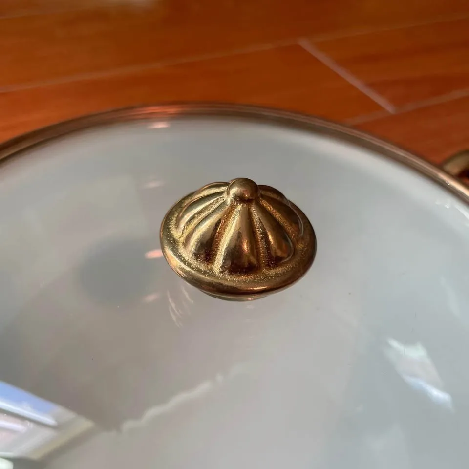 Vintage Enamel 2.5Q Casserole Pot image indicator(5)