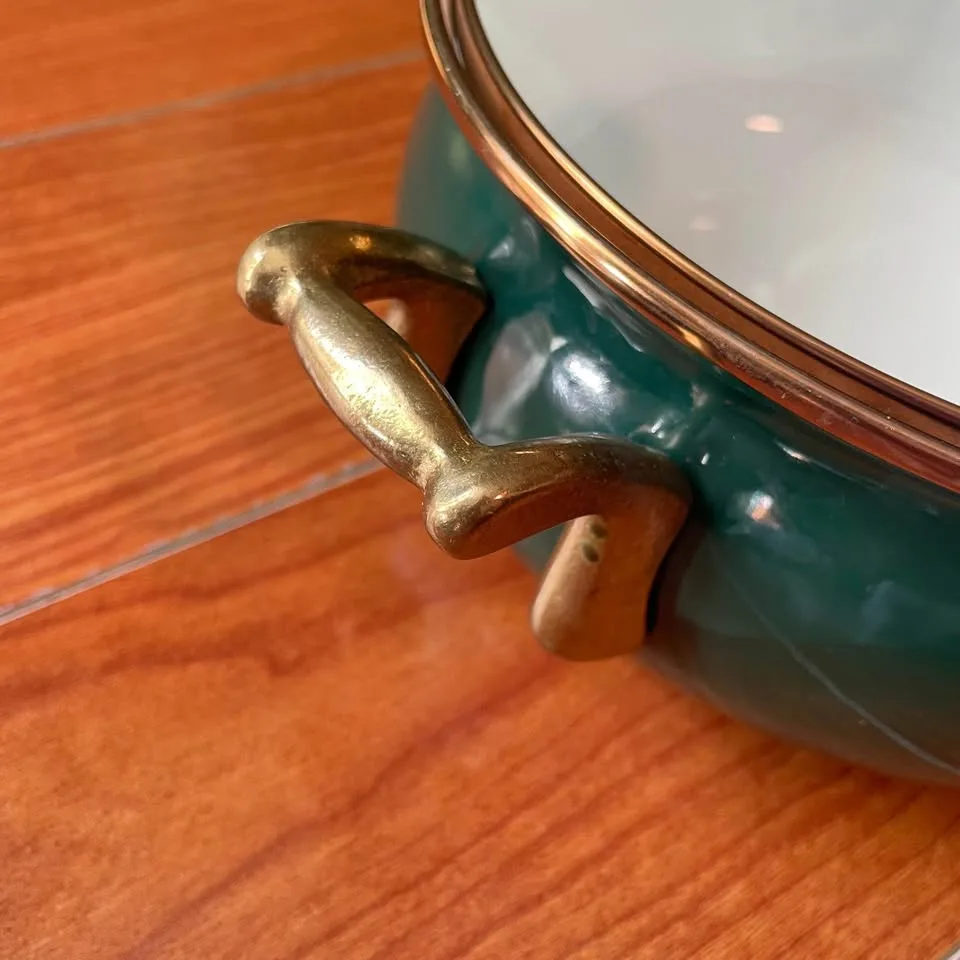 Vintage Enamel 2.5Q Casserole Pot image indicator(6)