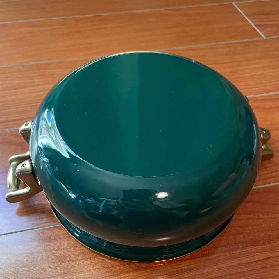 Vintage Enamel 2.5Q Casserole Pot image indicator(8)