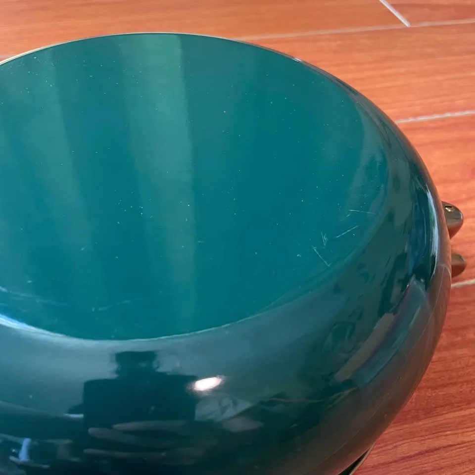 Vintage Enamel 2.5Q Casserole Pot image indicator(9)