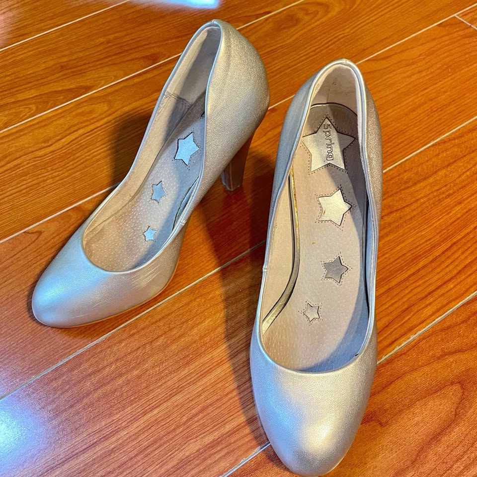 Approx7.5 Metallic Star Heels