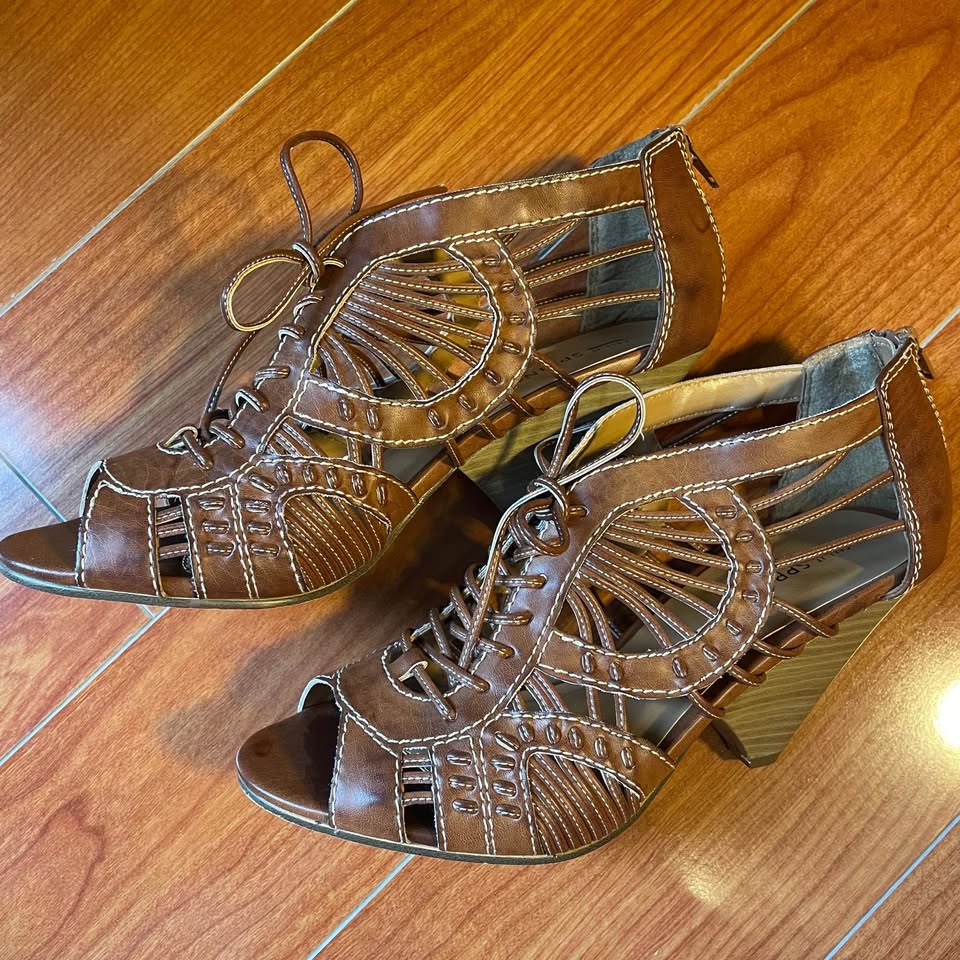 US7.5 Tan Lace-Up Boots Sandals - photo 3