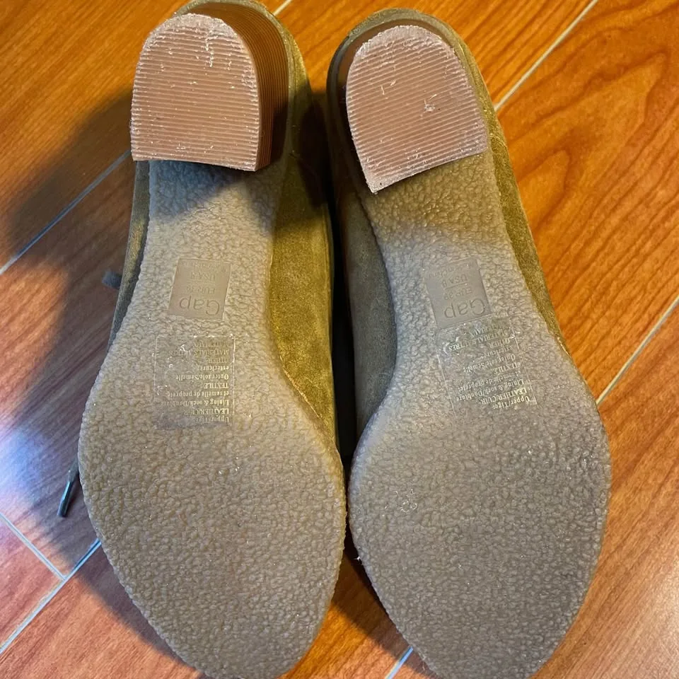 NEW✨GAP US8 Lace Up Suede Ankle Booties image indicator(7)