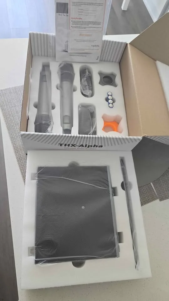 Dual-Channel UHF Wireless Mic System image indicator(2)