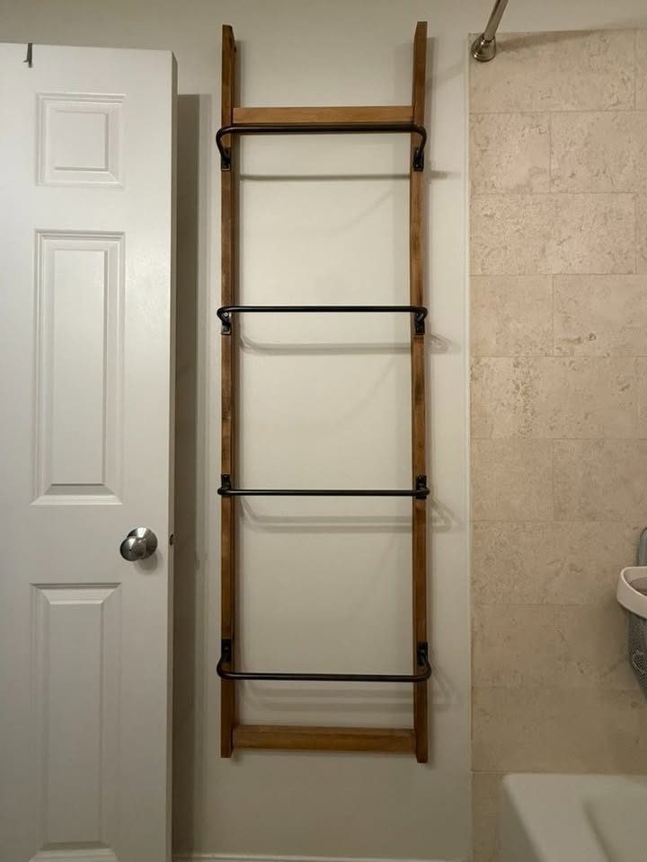 Farmhouse Towel or Blanket Ladder Decor- Like New - photo 2
