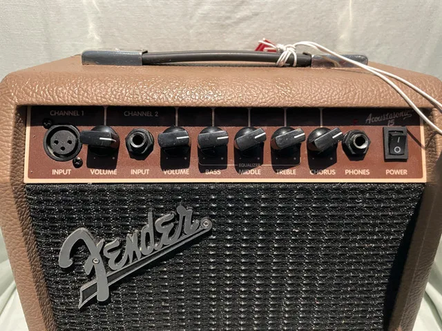 Fender Acoustasonic 15 Acoustic guitar amp image indicator(3)
