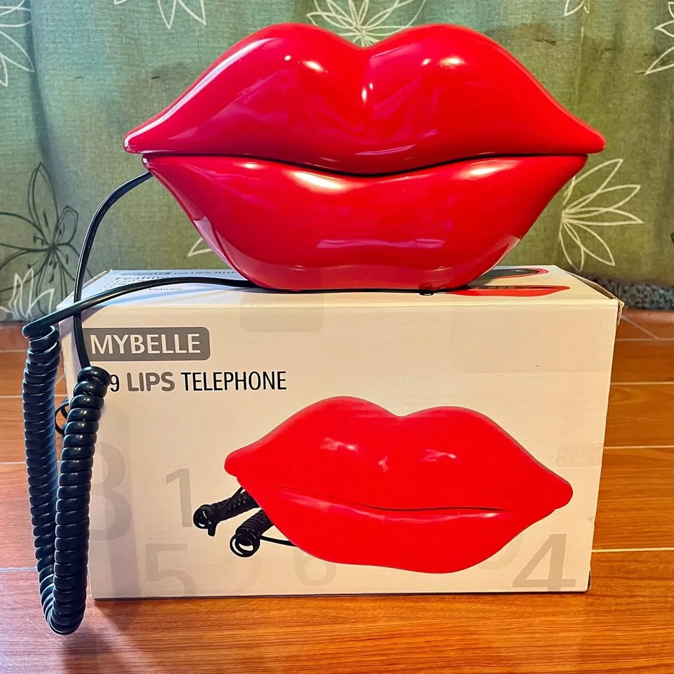 Urban Outfitters Lips Telephone thumbnail