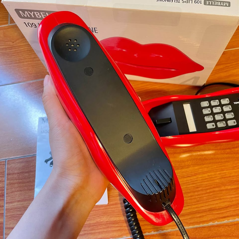 Urban Outfitters Lips Telephone - photo 4