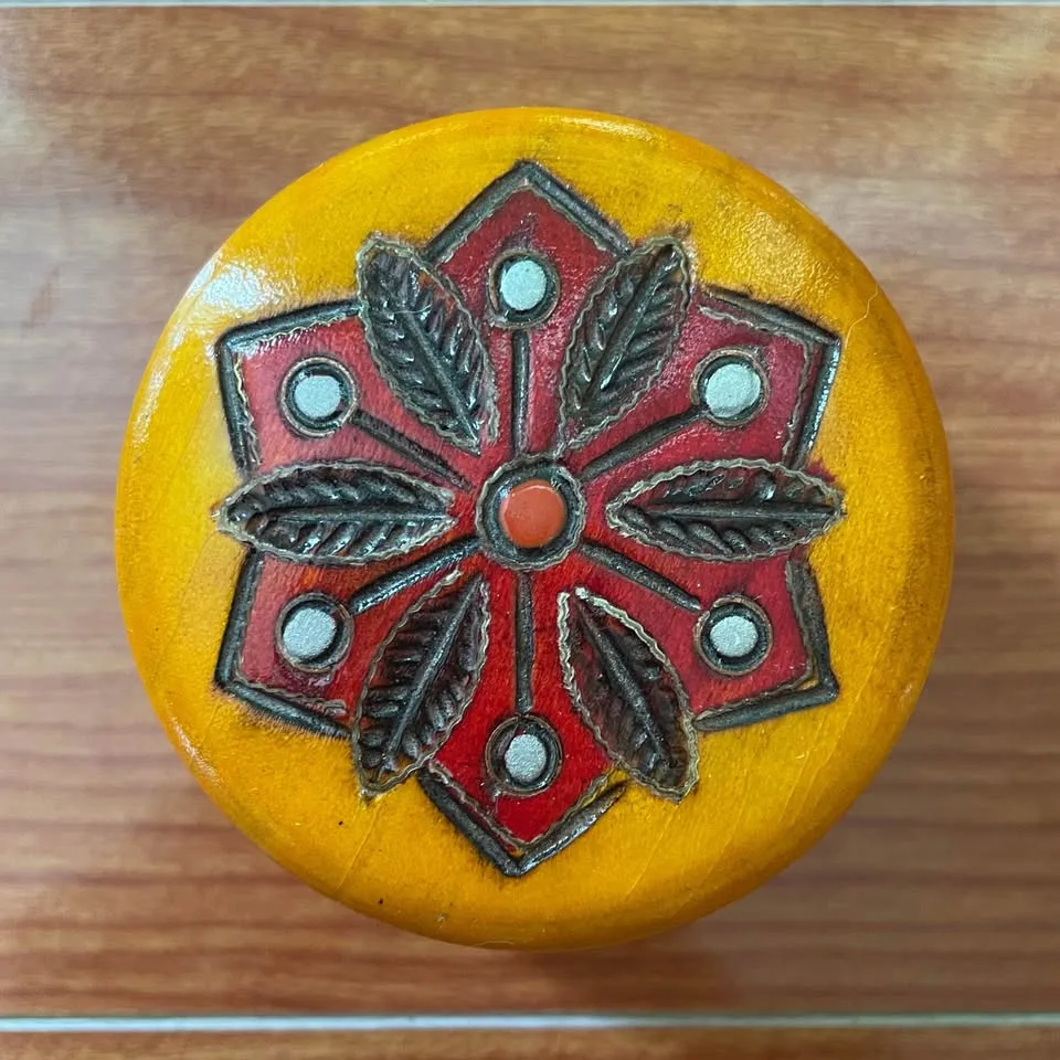 Vintage Hand-Carved Wooden Trinket Box with Leaf Design image indicator(2)