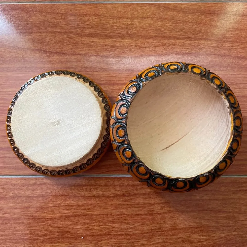 Vintage Hand-Carved Wooden Trinket Box with Leaf Design image indicator(8)