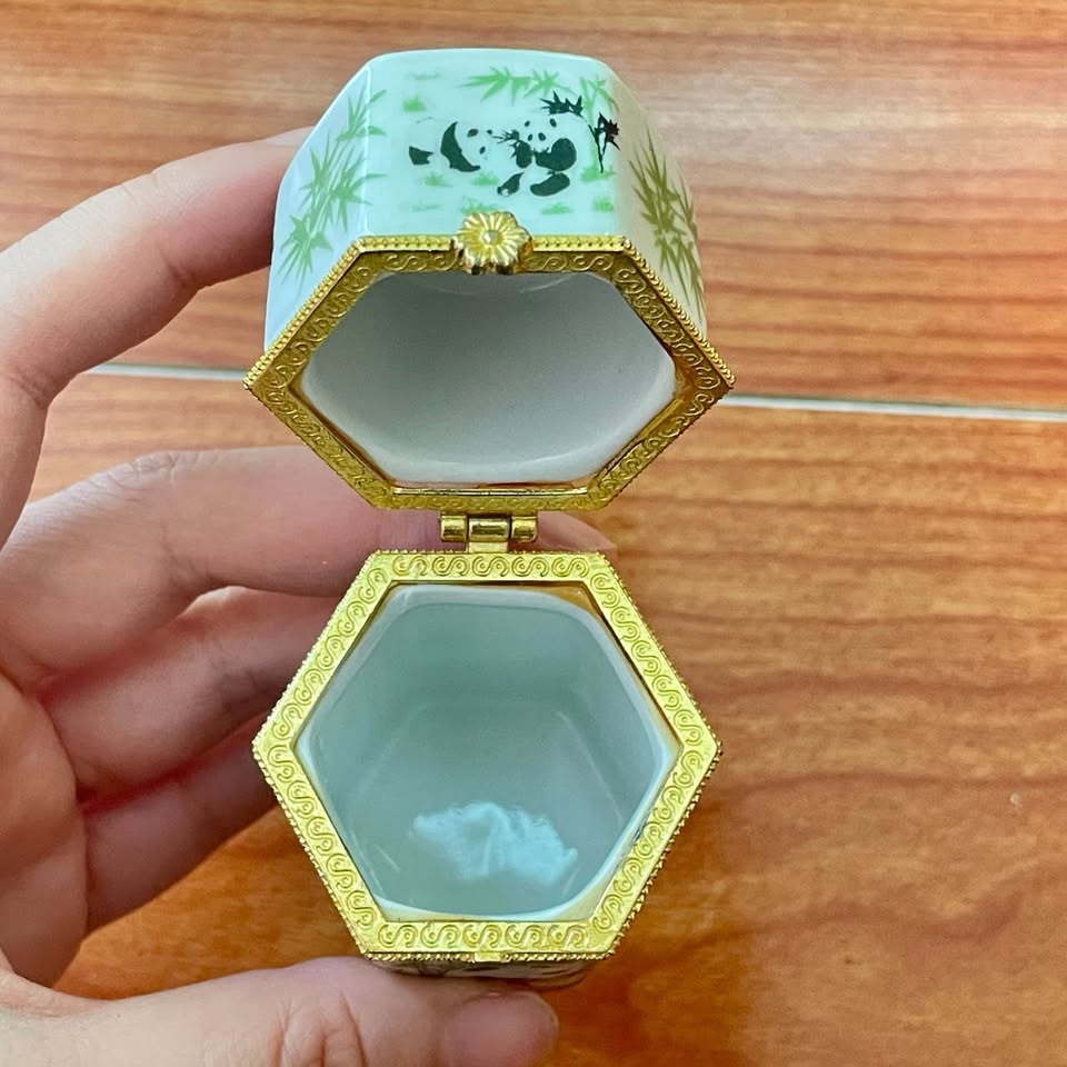 Vintage Lucky Panda Bamboo Trinket Box - photo 3