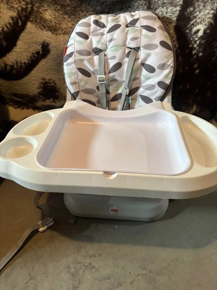 baby chair ( attaches to chairs) image indicator(2)