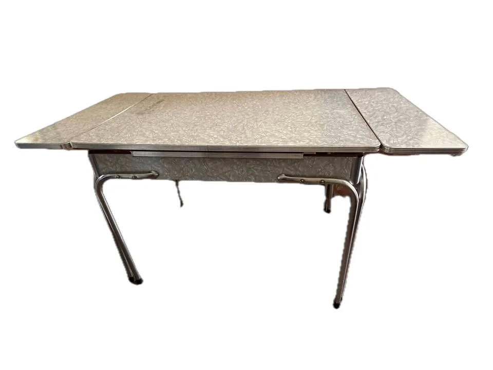 Vintage Kitchen table with extendable side leaves and 4 Chairs thumbnail