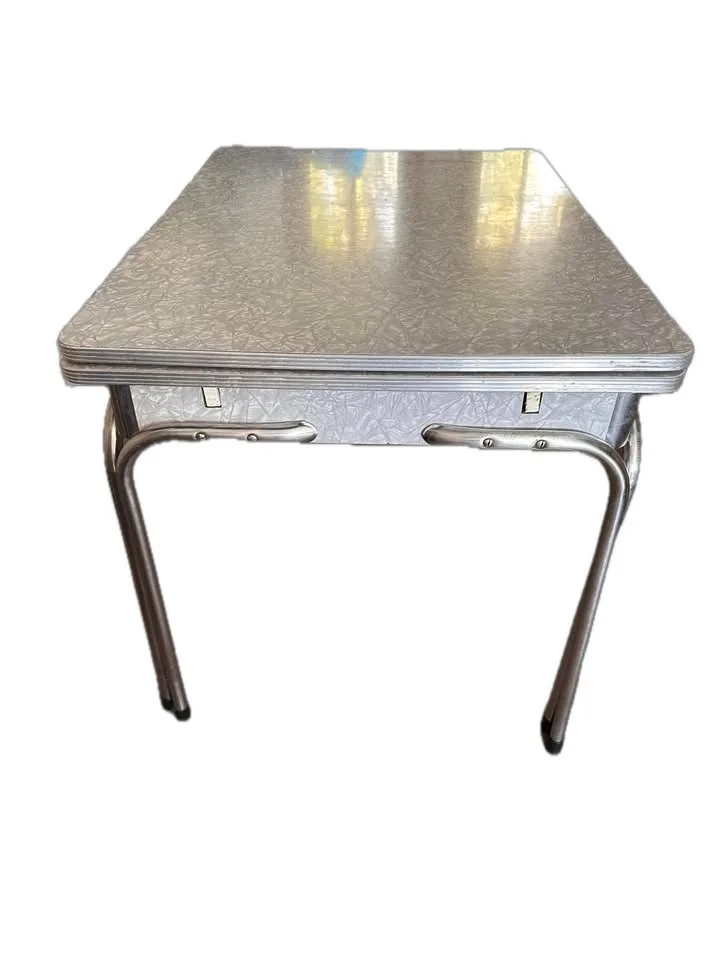 Vintage Kitchen table with extendable side leaves image indicator(6)