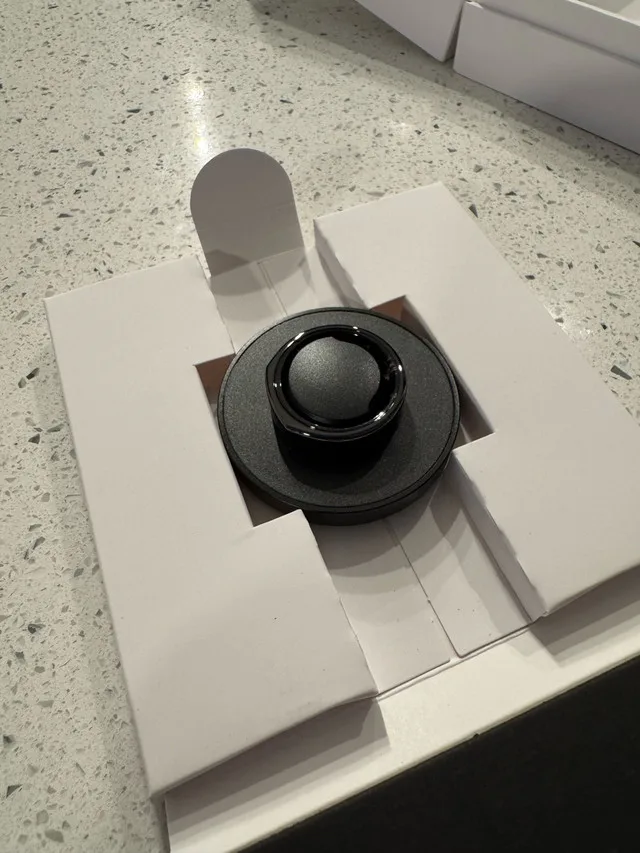 Oura Ring 3 - Heritage, Black, Size 11 Brand New Open Box image indicator(4)