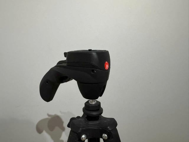 Manfrotto Tripod - photo 2