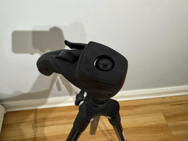 Manfrotto Tripod - photo 3