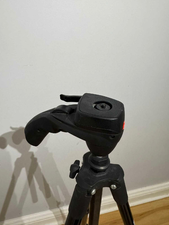 Manfrotto Tripod - photo 4