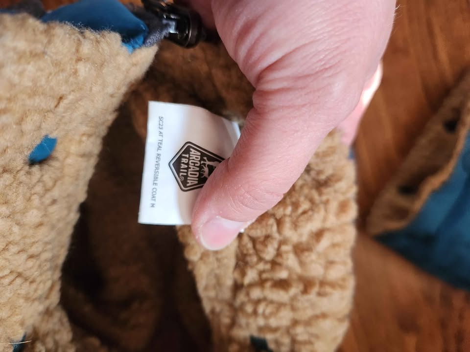 Arcadia Trail Puffer Dog Coat - Medium 26" girth - photo 3
