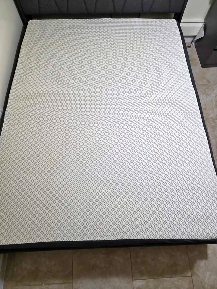 Sealy Coll 10" Hybrid Matress for sale
