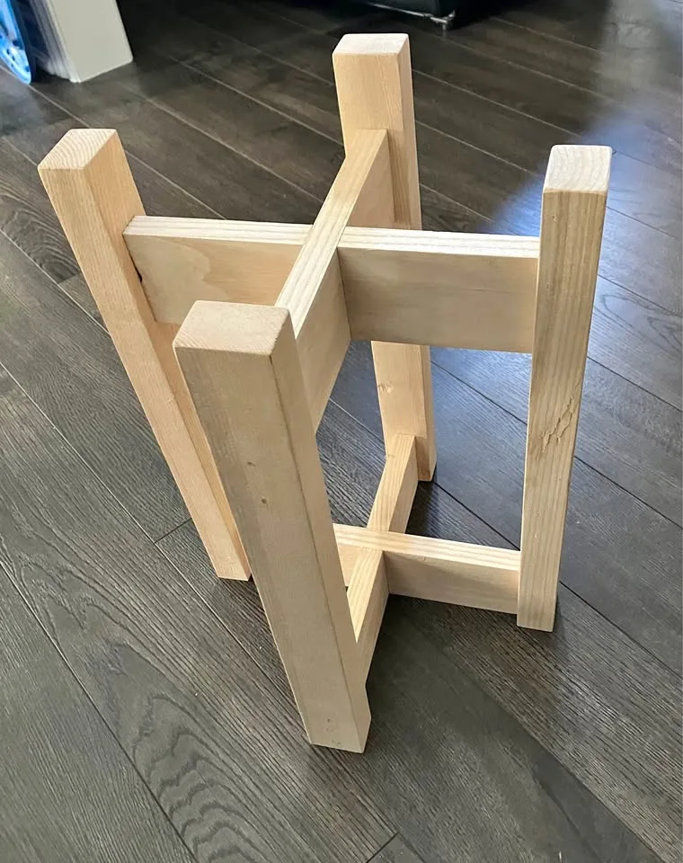 Pine plant stand thumbnail