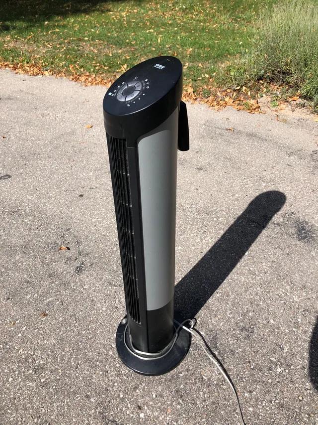 Seville Classics Tower Fan image indicator(2)