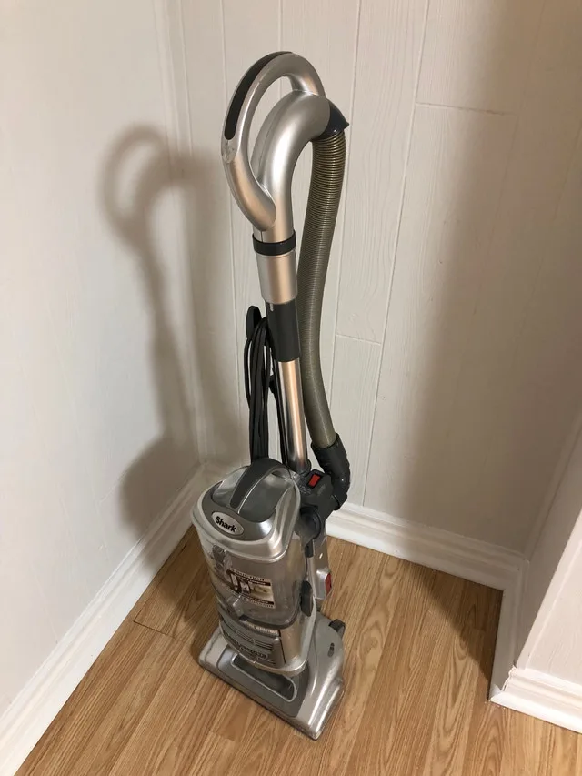 Shark Vacuum image indicator(2)