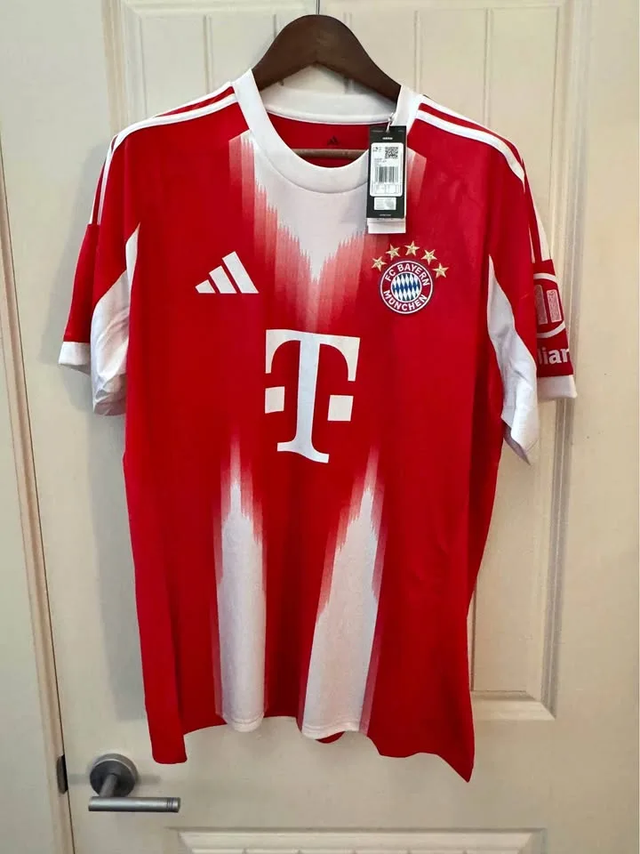 2025 Home FC Bayern Munich Jersey thumbnail