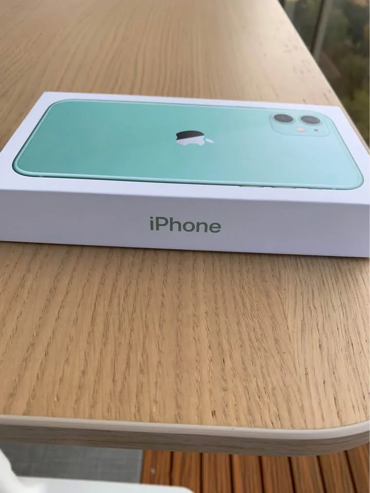 iPhone 11 – Mint Green (64 GB) | Excellent Condition image indicator(5)