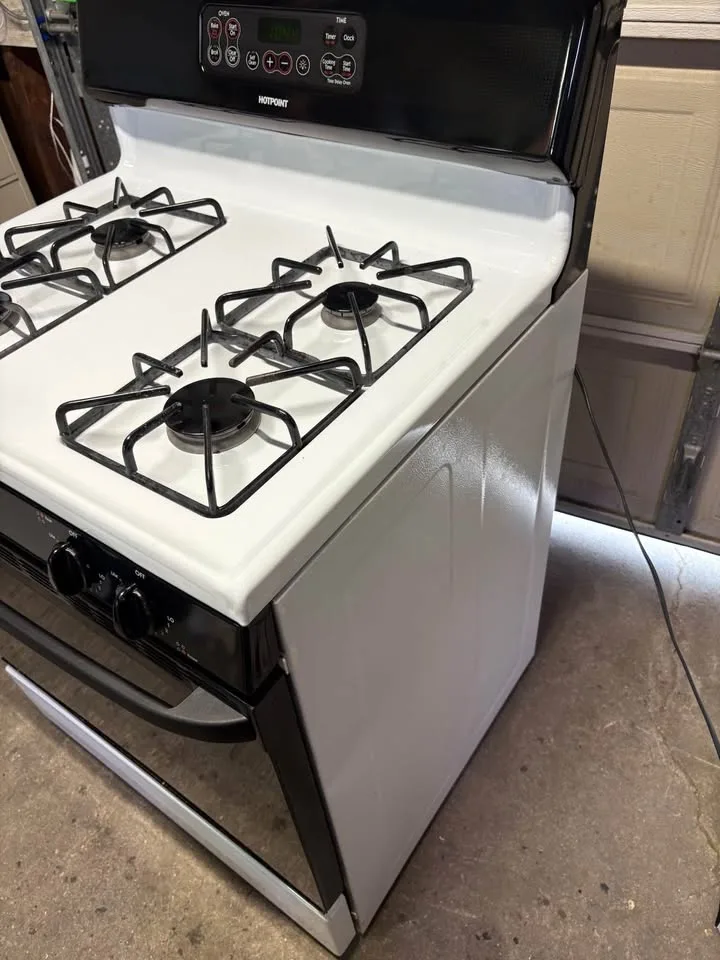 GE Hotpoint Natural Gas Range 30" image indicator(2)