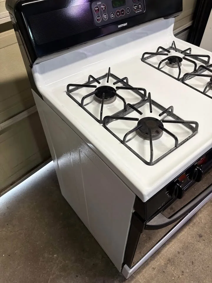 GE Hotpoint Natural Gas Range 30" image indicator(3)