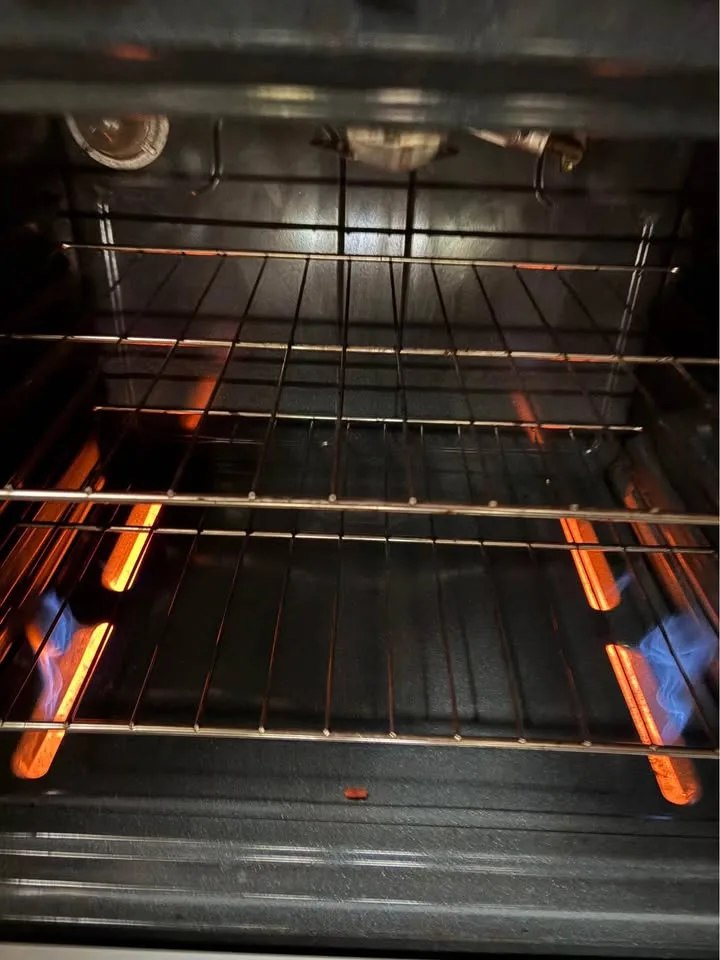 GE Hotpoint Natural Gas Range 30" image indicator(6)