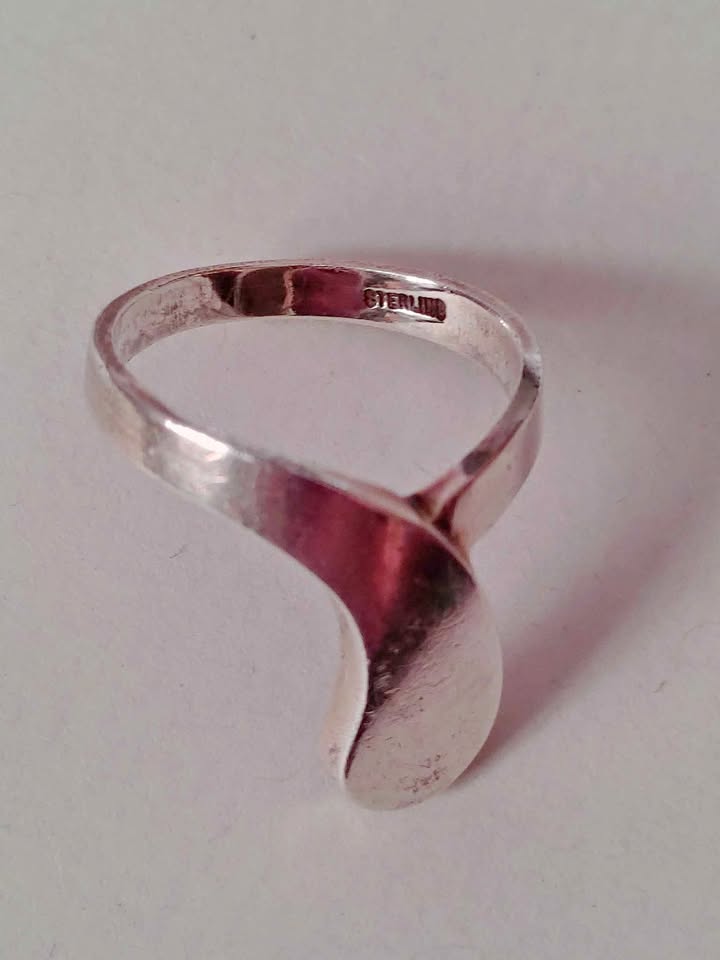 Vintage 80s sterling silver ring