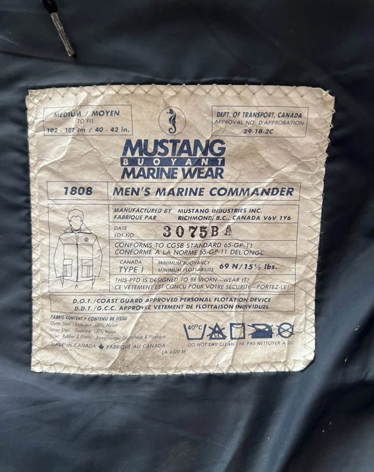 Mustang Floater Jacket, Medium - photo 4