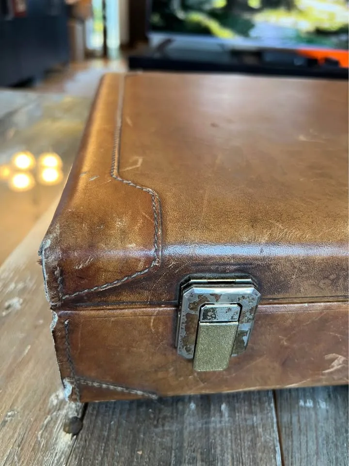 Vintage Renwick Hard Briefcase Glazed Caribou Hide M I Canada image indicator(4)