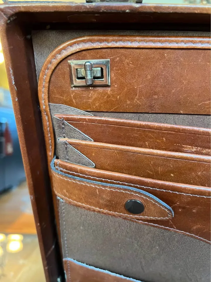 Vintage Renwick Hard Briefcase Glazed Caribou Hide M I Canada image indicator(7)