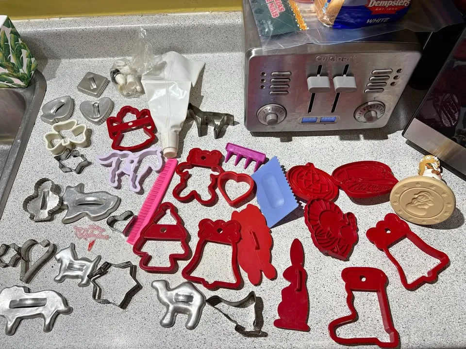 Cookie Cutters/stamps/baking accessories thumbnail