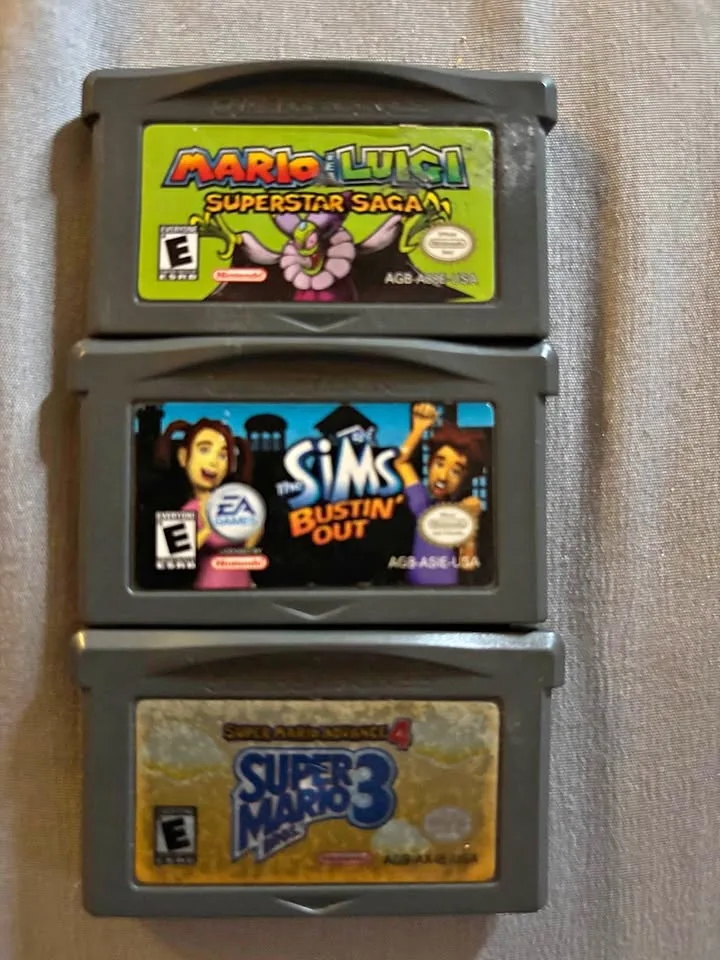 Gameboy Advance SP with Games thumbnail