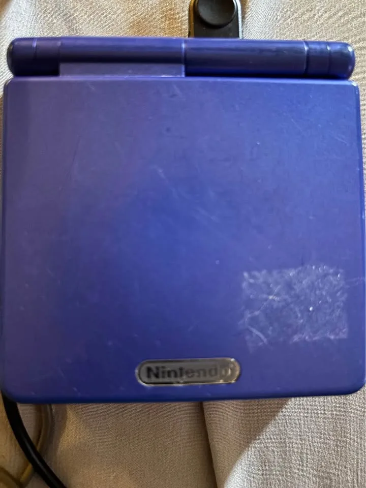 Gameboy Advance SP with Games image indicator(2)