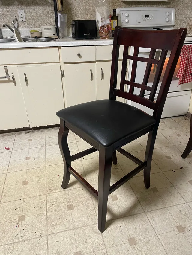 Set of 4 Wooden Chairs – $40 OBO – Must Go! thumbnail