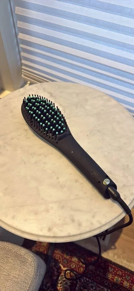 Relaxus Beauty Ceramic Straightening Ionic Brush thumbnail
