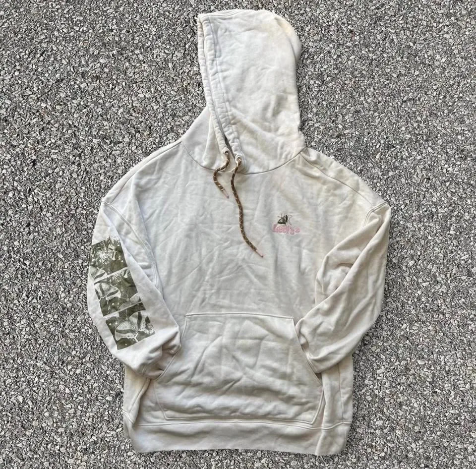 Levi’s Anti Social Butterfly Graphic hoodie in white and cream image indicator(2)