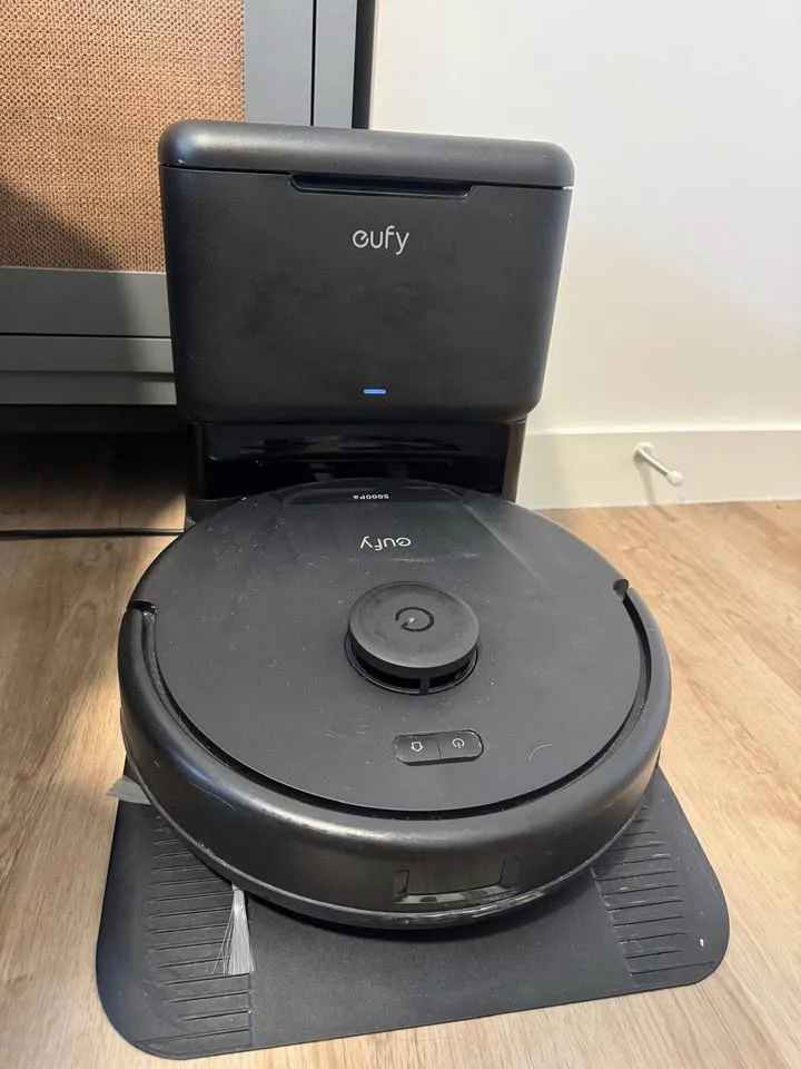 Eufy L60 Robot Vacuum - Self-Empty Station + Extras image indicator(2)