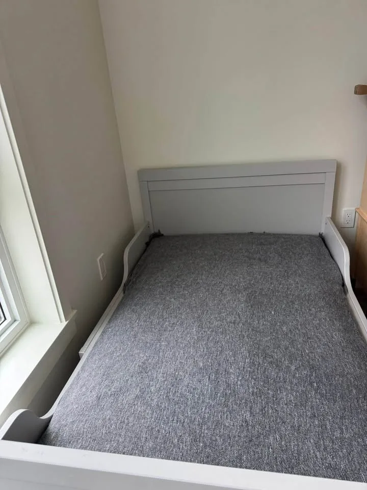 IKEA Sundvik Extendable Bed Set (Great Condition) image indicator(2)