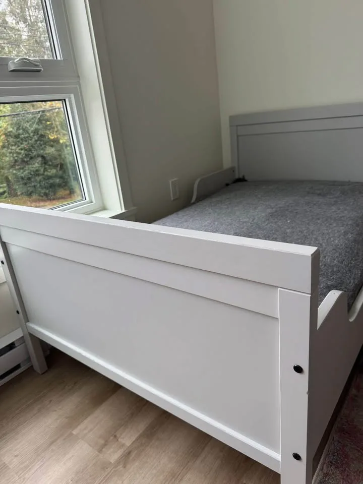 IKEA Sundvik Extendable Bed Set (Great Condition) image indicator(3)