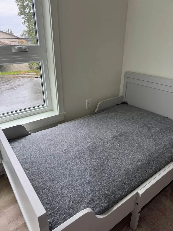 IKEA Sundvik Extendable Bed Set (Great Condition) image indicator(4)