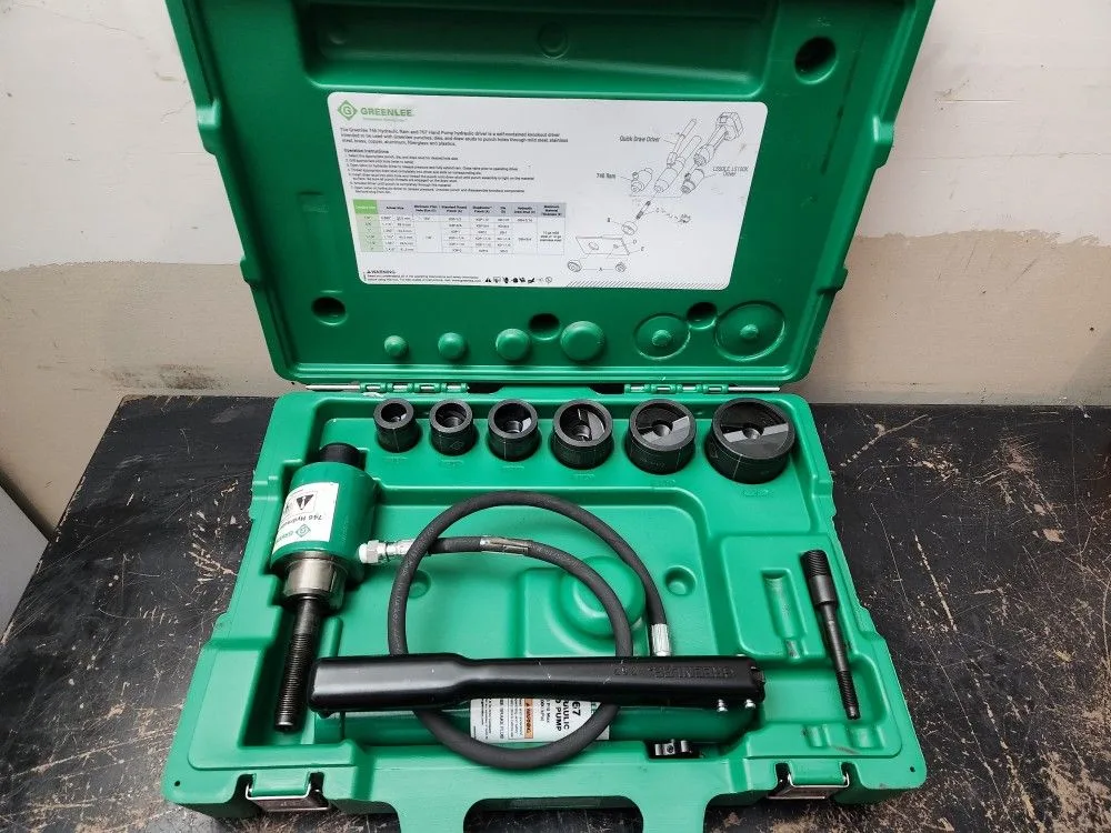 Hydraulic Knockout Kit with Hand Pump and Slug-Buster image indicator(2)