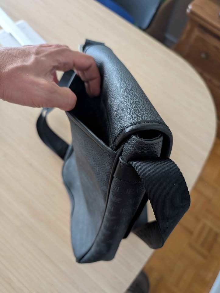 Shoulder tablet bag - photo 3
