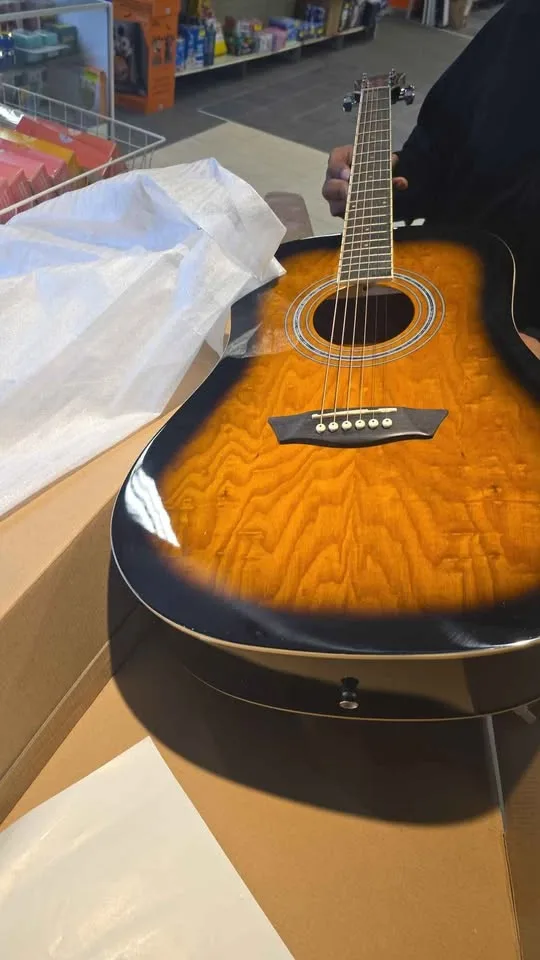 Washburn Acoustic Guitar pack image indicator(3)